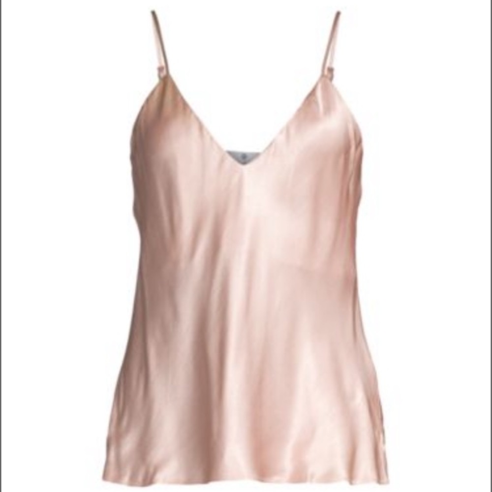 Socialite v-neck camisole in blush